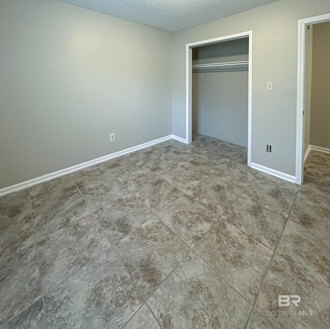 Building Photo - 6424 Schoel Ln