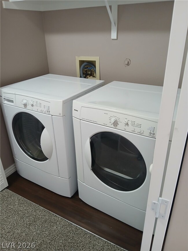 Building Photo - 1851 Hillpointe Rd