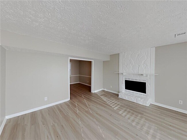 Building Photo - 411 River Point Dr