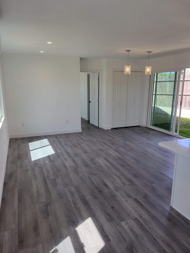 Building Photo - 3558 Hatteras Ave