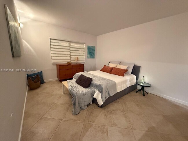 Building Photo - 2815 NE 201st Terrace