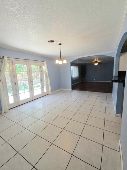 Building Photo - 204 Stratus Rd