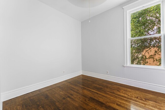 Building Photo - 1632 S Drake Ave