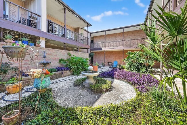 Building Photo - 2516 Commonwealth St