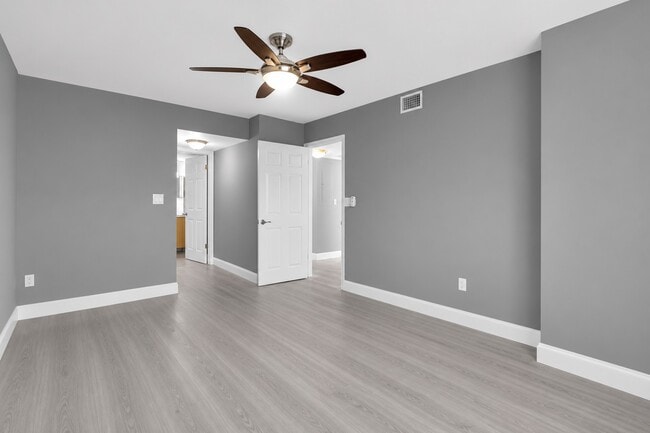 Building Photo - 2881 N Oakland Forest Dr