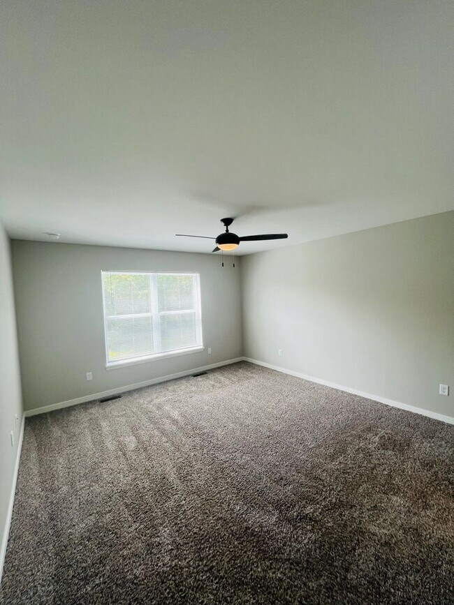 Building Photo - 1105 Ivy Ln