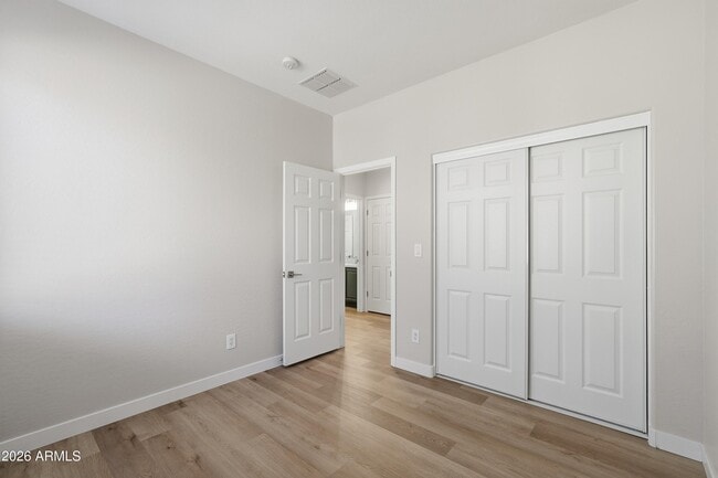 Building Photo - 1711 W Twain Ct