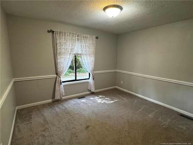 Building Photo - 6739 Irongate Dr