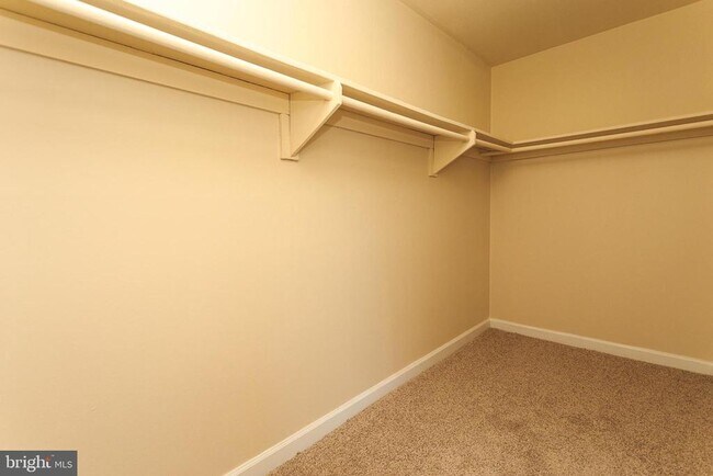 Building Photo - 3747 Donnell Dr
