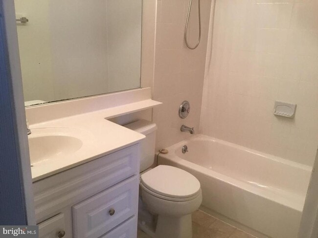Building Photo - 5271 Ballycastle Cir