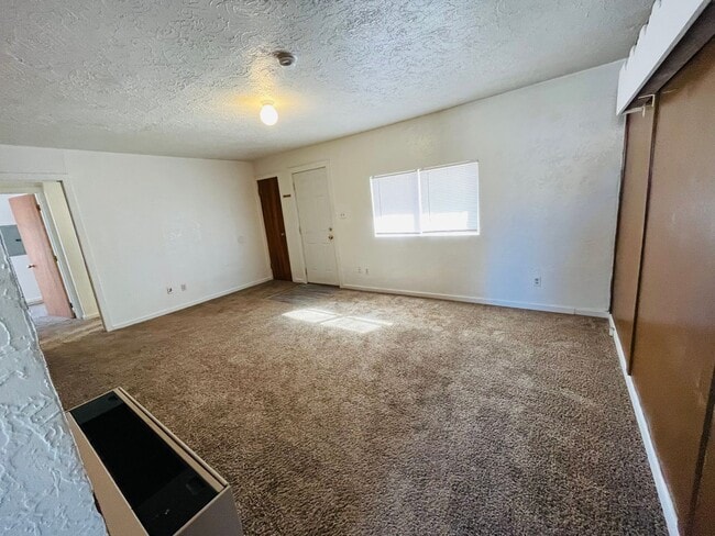 Building Photo - 3 bed 1 bath