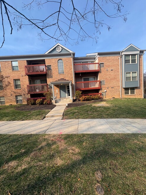 Building Photo - 2 Banyan Wood Ct