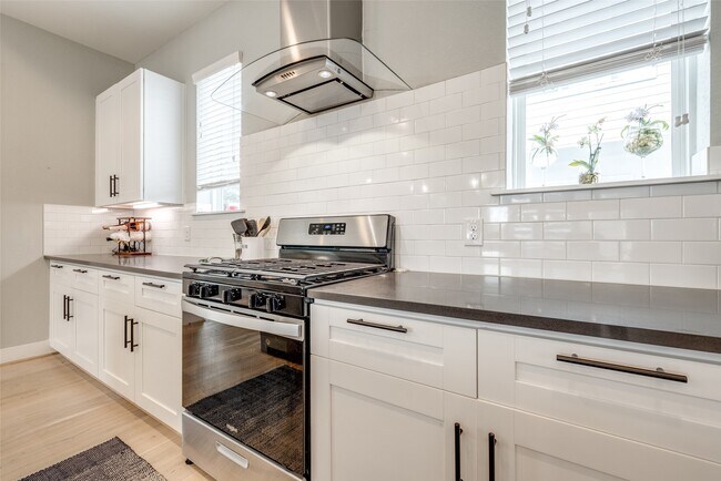 Building Photo - 4804 Gano St