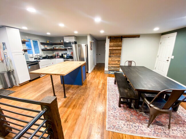 Building Photo - 214 Douglas Fir Ave