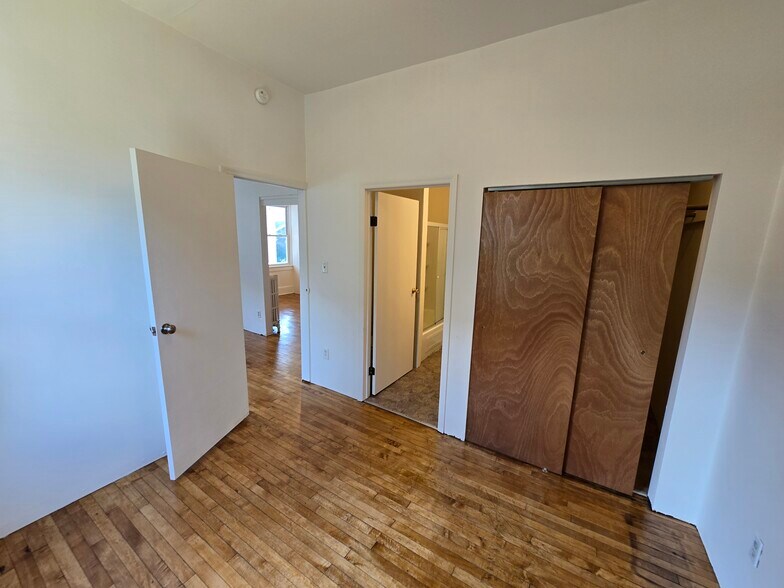 Building Photo - 43 Birdsall St