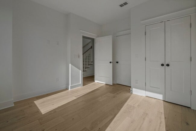 Building Photo - Available March Move In!!! Beautiful 3 Bedroom, 3.5 Bath Townhouse in East Nashville! Rooftop dec...