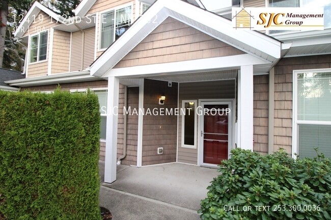 Building Photo - Three-bedroom condo in Puyallup for rent