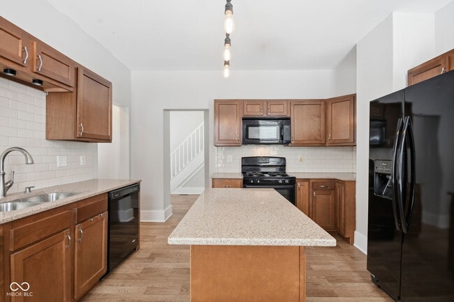 Building Photo - 717 Parkway Ave