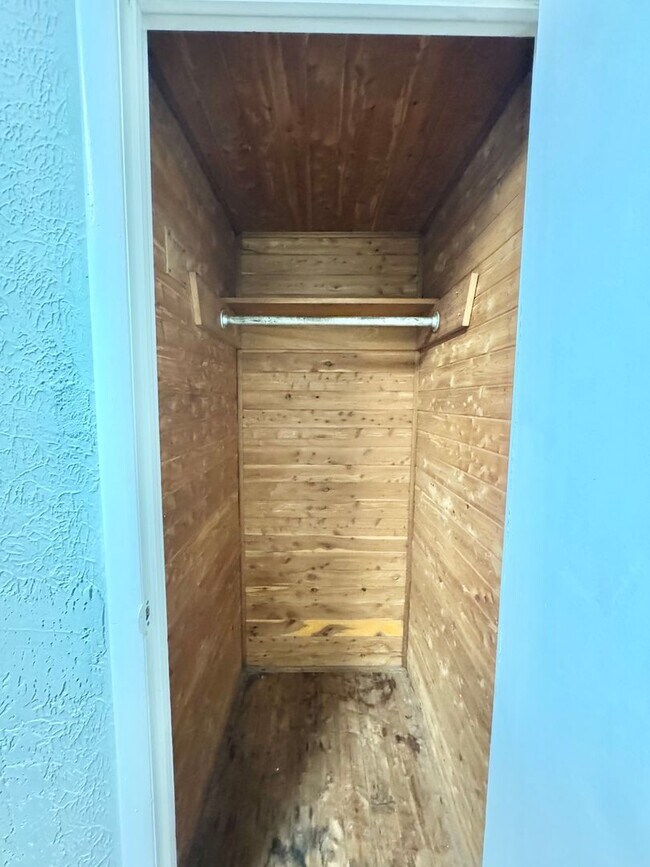 Building Photo - 5027 Walnut St