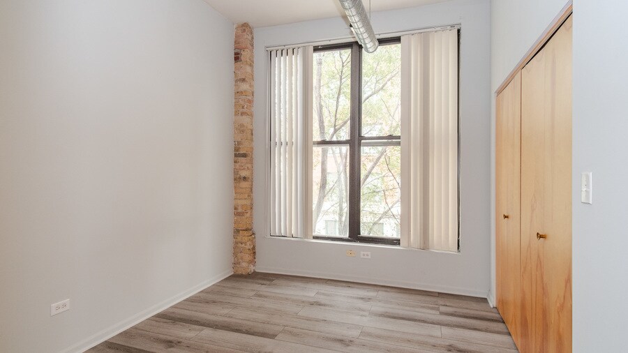 Building Photo - 1300 N Milwaukee Ave