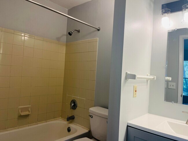 Building Photo - 225 S Tropical Trail