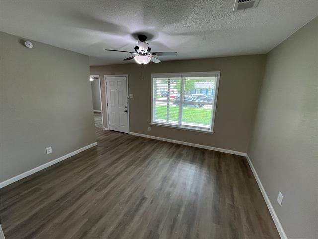 Building Photo - 2930 Gardenia Dr