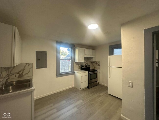 Building Photo - 1437 Kappes St