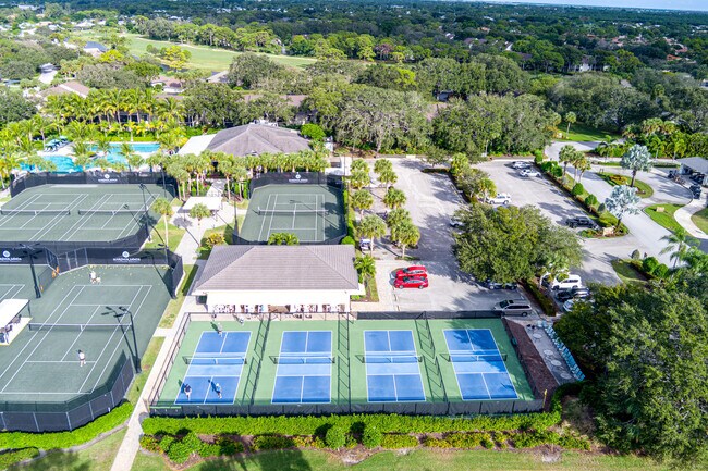 Building Photo - 6404 SE Brandywine Ct