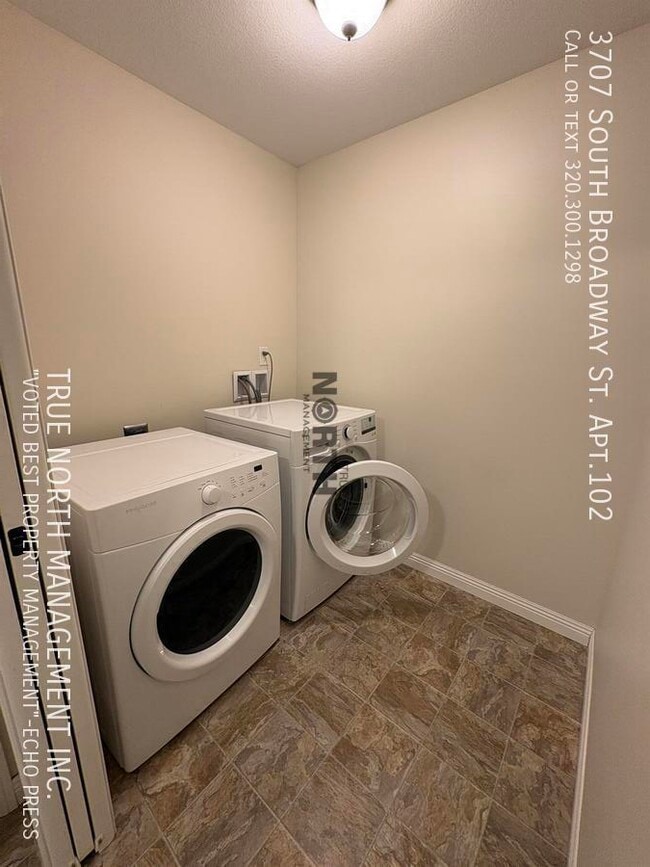 Building Photo - 3707 S Broadway St