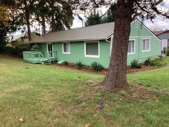 Building Photo - Beautifully Renovated 3-Bedroom Rambler with Bonus Room – East Bremerton