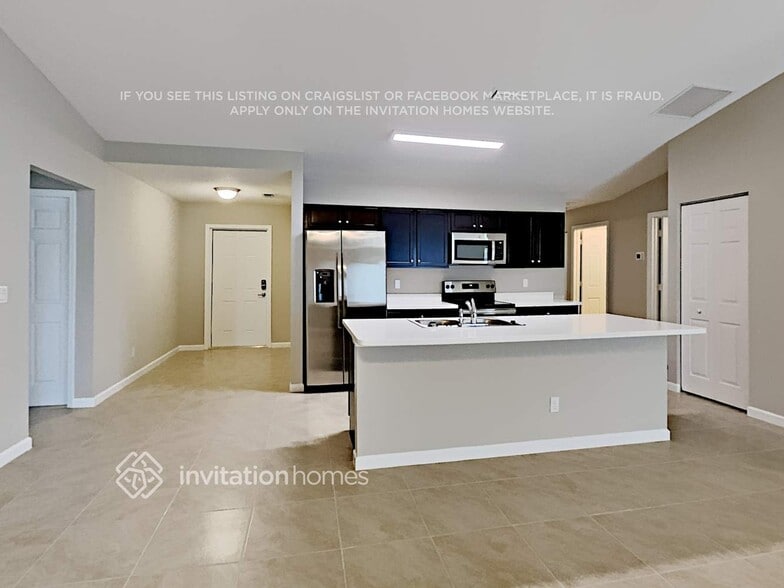 Building Photo - 347 NW Bayshore Blvd