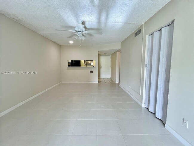Building Photo - 3252 Foxcroft Rd
