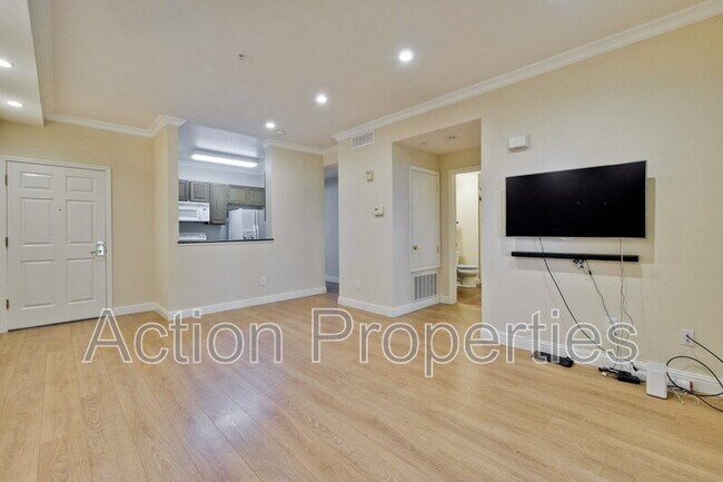 Building Photo - 2255 Showers Dr