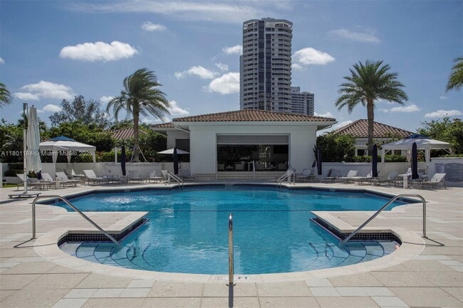 Building Photo - 2600 Island Blvd