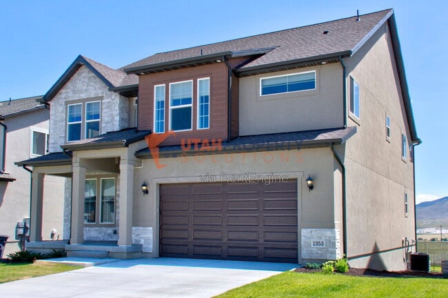 Building Photo - 1353 W Quailhill Rd