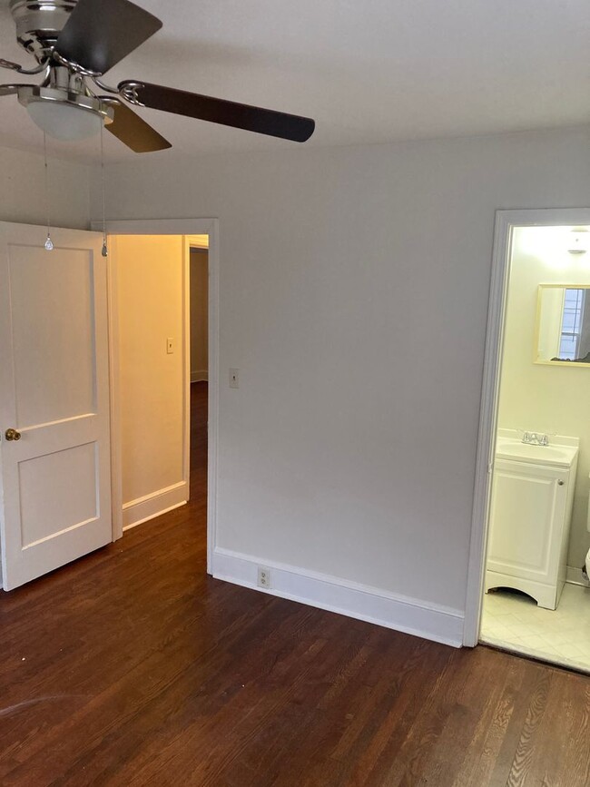 Building Photo - 2/2 House with Bonus in Summerville Park $1,195