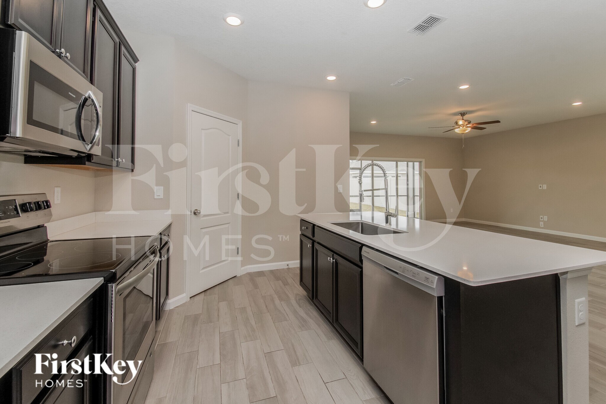 Building Photo - 9777 Cilantro Dr