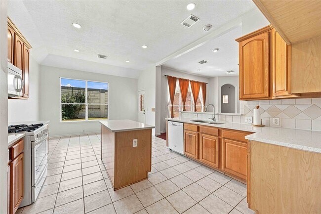 Building Photo - 6138 Kristen Park Ln
