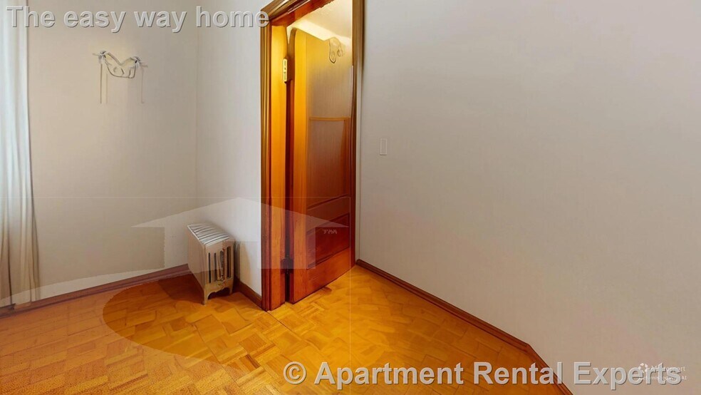 Building Photo - 240 School St