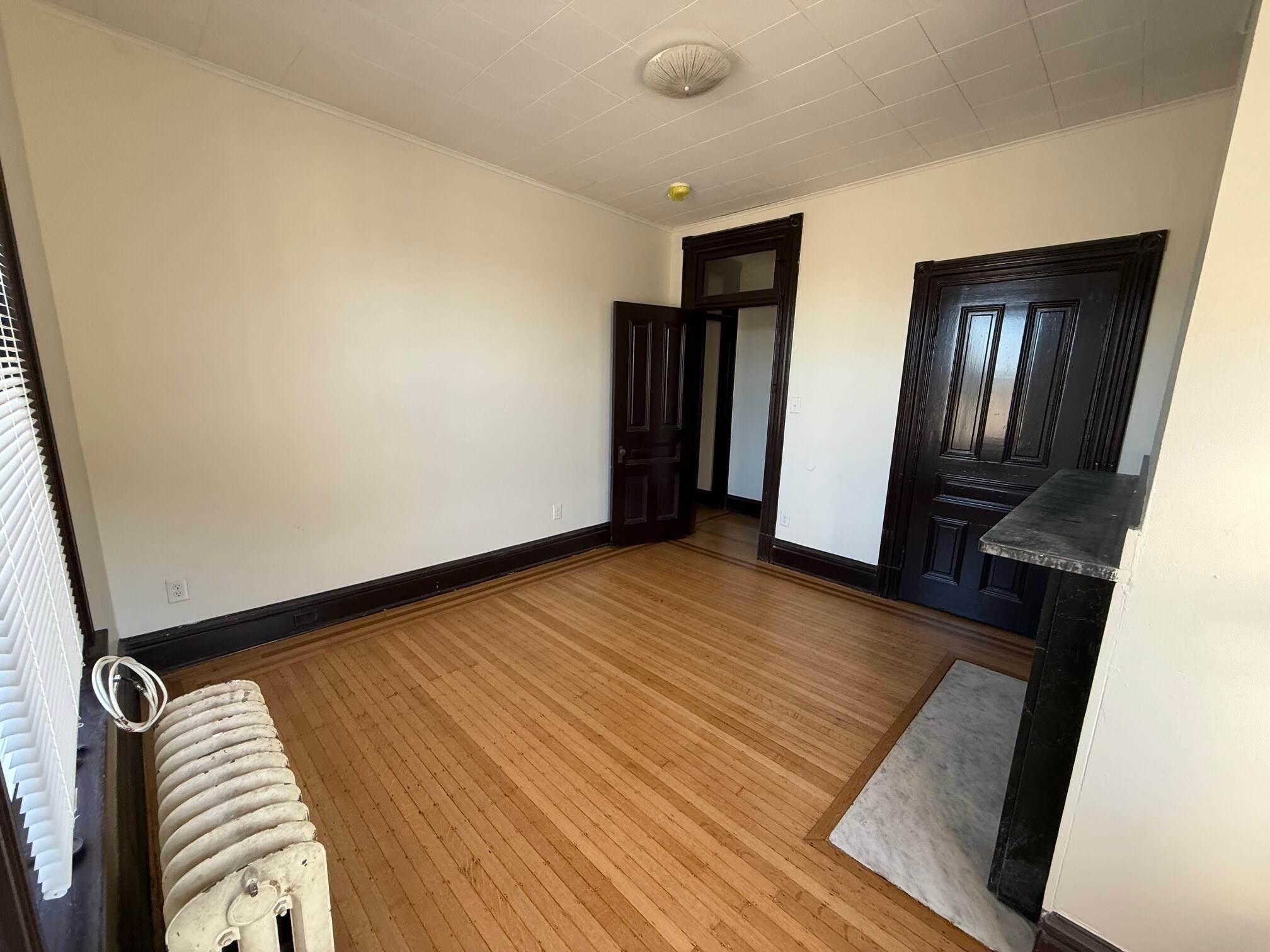 Building Photo - 433 Herschel St
