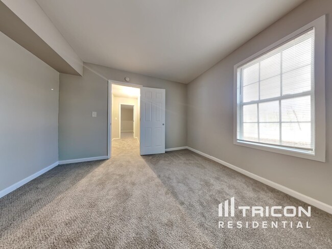 Building Photo - 1619 Spring Hill Ct