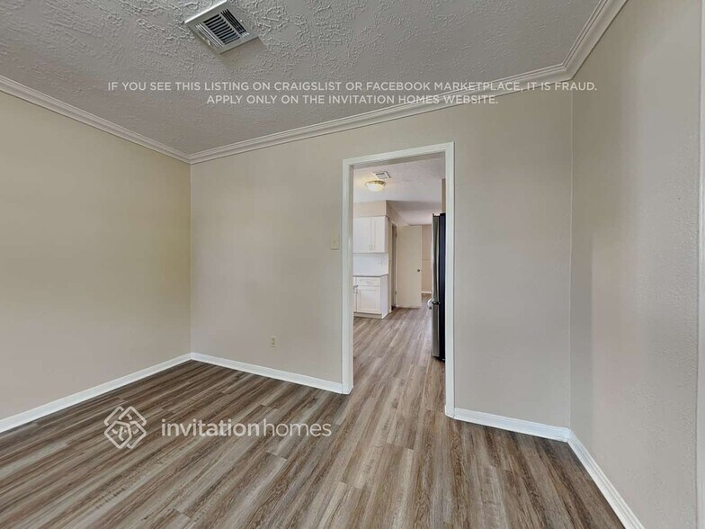 Building Photo - 4707 Lost Oak Dr