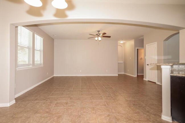 Building Photo - 9202 Hidden Lake Cir