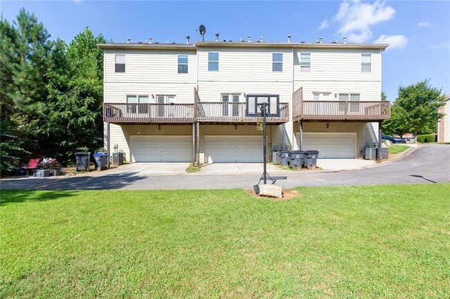 Building Photo - 860 Riverdance Dr NW
