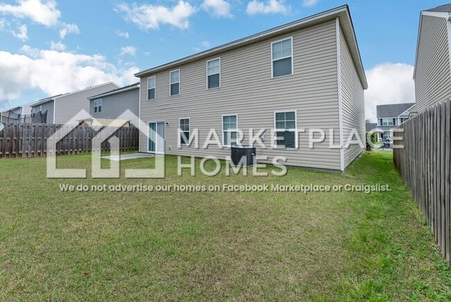 Building Photo - 10 Amber Dr