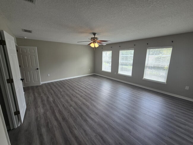Building Photo - 405 Brooklet Cir