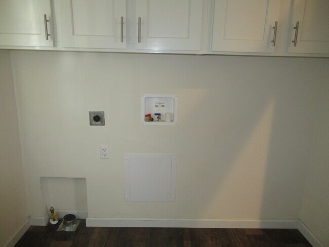 Building Photo - 14777 Palm Dr