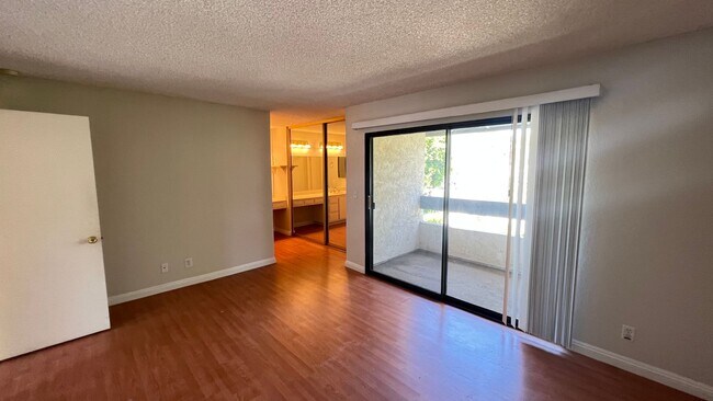 Building Photo - Charming 4 Bed 3 Bath Brea Townhome with P...