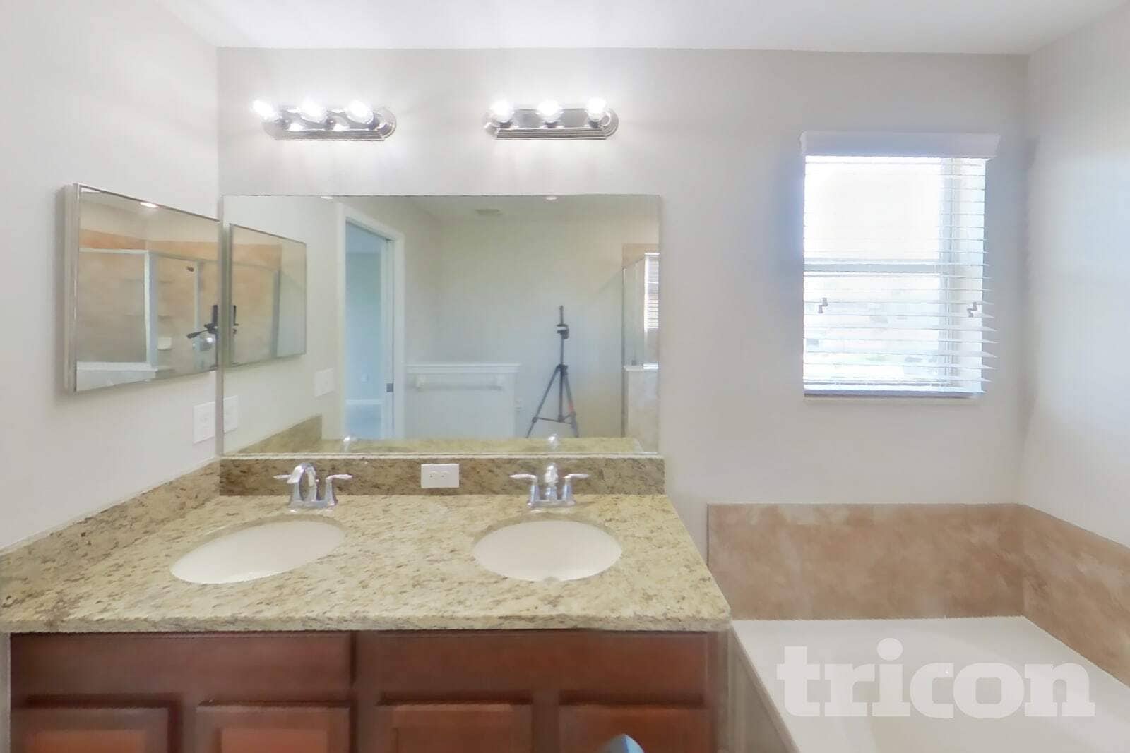 Building Photo - 13814 Crater Cir