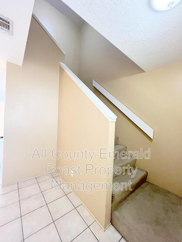 Building Photo - 34 Harbeson Ave NE